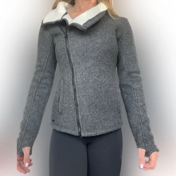 Bench light weight sweater/jacket - Picture 1 of 4